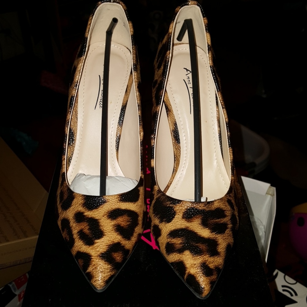 Brand new leopard pumps